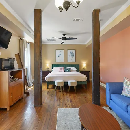 Louis Park Hotel