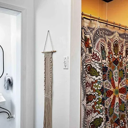 Artsy Nola Loft Minutes To French Quarter Apartment