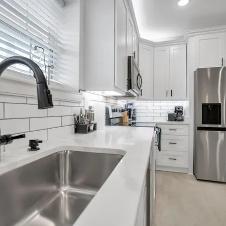 Sleeps 24-spacious Near Fq W Pool Hotel New Orleans