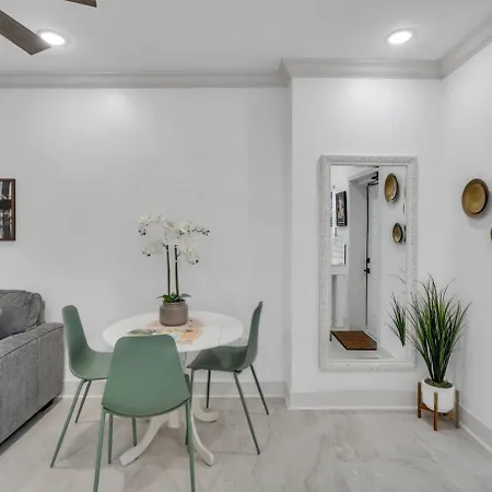 Sleeps 24-spacious Near Fq W Pool New Orleans