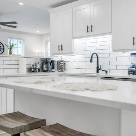 Sleeps 24-spacious Near Fq W Pool Hotel New Orleans