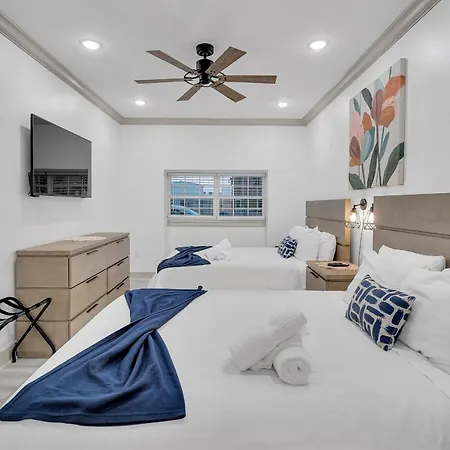 Sleeps 24-spacious Near Fq W Pool