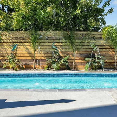 Sleeps 24-spacious Near Fq W Pool New Orleans