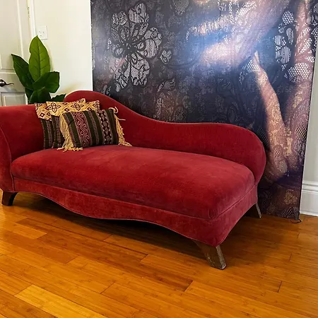 Spacious Napoleon Ave Mardi Gras Apartment *