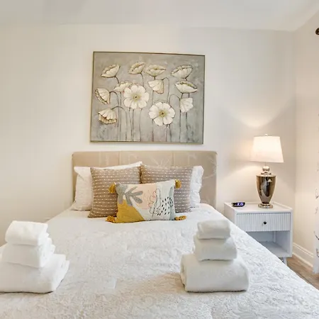 Holiday home Walk To Streetcar And Dining Modern Nola Base! *