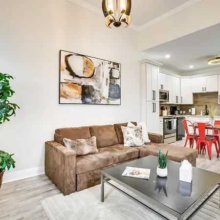 Holiday home Walk To Streetcar And Dining Modern Nola Base! *