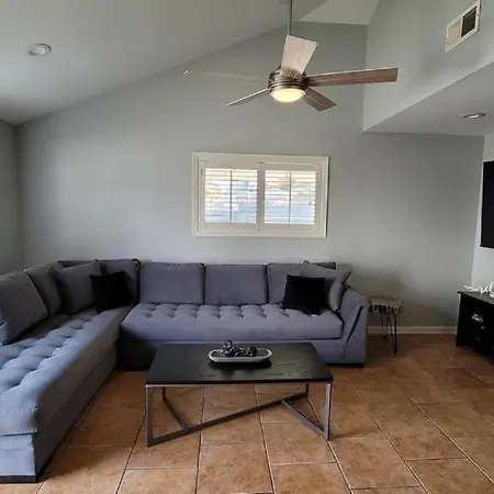 Holiday home Lakeview Gem 3 Bedroom With Pool *