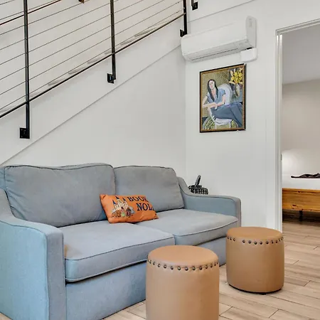 Chic Getaway Across From French Quarter * New Orleans