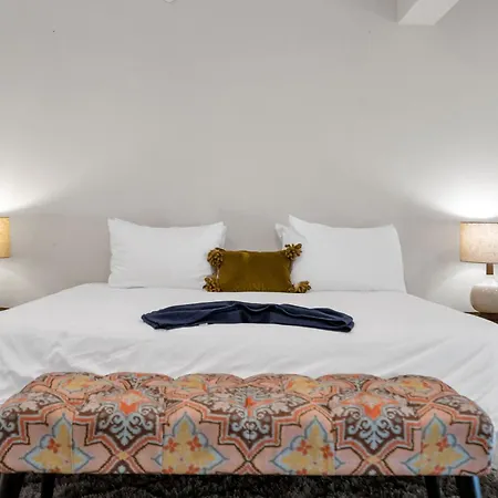 Chic Getaway Across From French Quarter