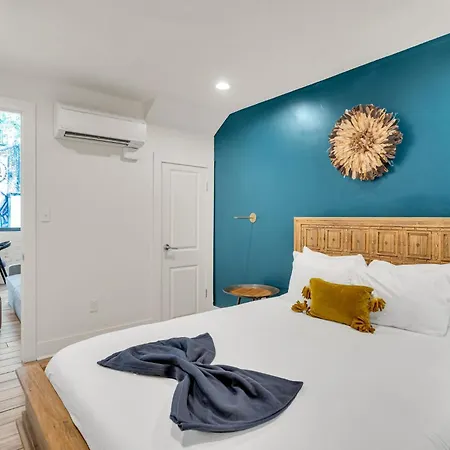 Chic Getaway Across From French Quarter