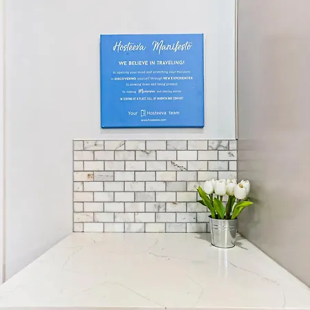 Hosteeva Stunning 4 Bedroom W Pool Steps To St Charles Ave Apartment