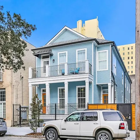 Apartment Hosteeva Stunning 4 Bedroom W Pool Steps To St Charles Ave *