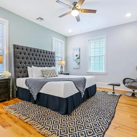 Apartment Hosteeva Stunning 4 Bedroom W Pool Steps To St Charles Ave *