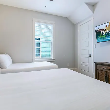 Apartment Hosteeva Stunning 4 Bedroom W Pool Steps To St Charles Ave New Orleans