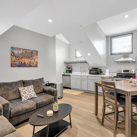Apartment Bywater At 4200 St Claude Avenue *
