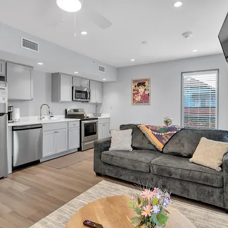 Apartment Bywater At 4200 St Claude Avenue New Orleans