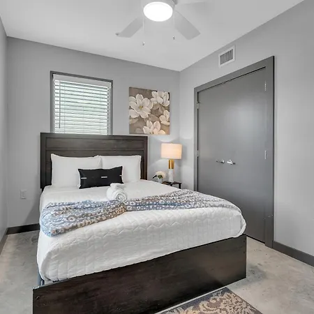Apartment Bywater At 4200 St Claude Avenue