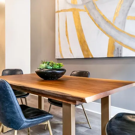 Luxury - The Oak * New Orleans