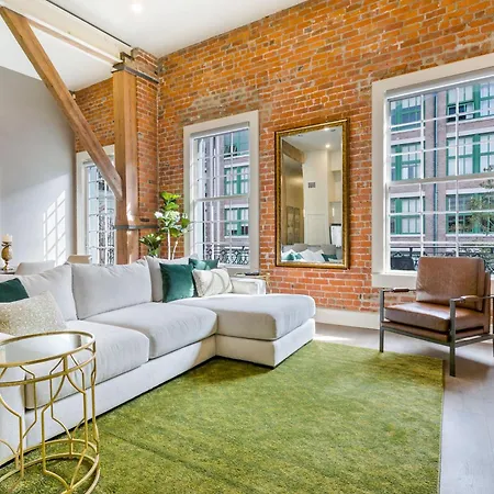 Luxury - The Rex Apartment