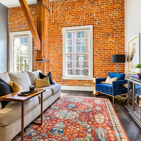Luxury - The Rex Apartment