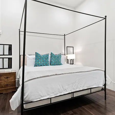 Group-friendly Nola Near Bourbon Hotel *