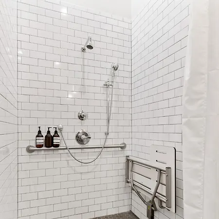 Group-friendly Nola Near Bourbon Hotel *