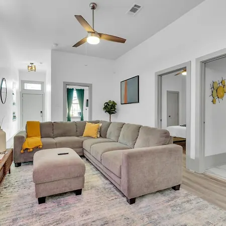 Fire Pit Backyard & Chef's Kitchen Near Superdome Holiday home