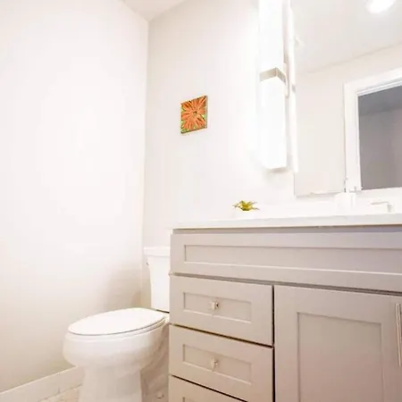 Holiday home Modern Bywater Pool & Gym *