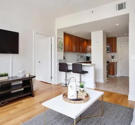 Apartment Beautiful Walk To French Quarter, Pool, Gym, View