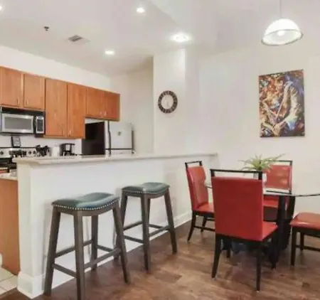Apartment Beautiful Walk To French Quarter, Pool, Gym, View New Orleans