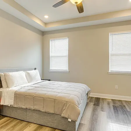 Holiday home 1 Mi To Caesars Superdome: Contemporary Nola Abode *