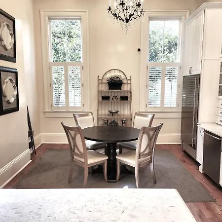 Walker Mansion On St Charles Ave - Unit 3 Guest house 3*