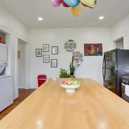 Holiday home 6 Blocks To Freret St Eats And Music Nola