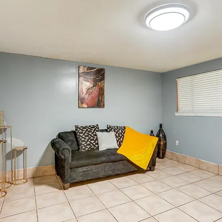 Fenced Backyard: Spacious Home! *