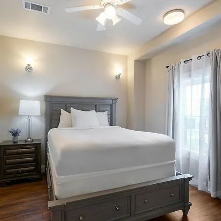 Fully-furnished 4br Near Fq * New Orleans