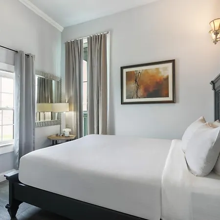 5br Penthouse With Amenities Near Fq Apartment