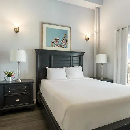 5br Penthouse With Amenities Near Fq Apartment *