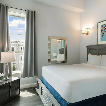 Apartment 5br Penthouse With Amenities Near Fq New Orleans