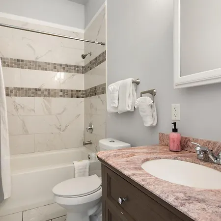 Apartment 5br Penthouse With Amenities Near Fq New Orleans