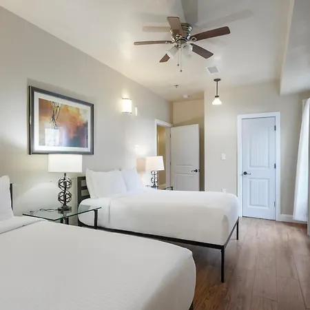 Spacious And Fully Furnished Near St. Charles Apartment *