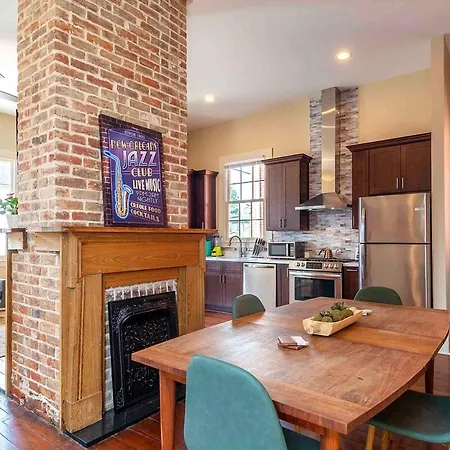 Beautiful 1bed 1bath House 4blocks French Q, Near Bourbon St And Steps To Jazz Venues Apartment *