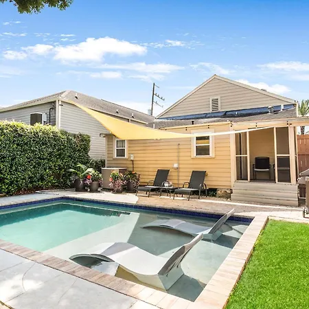 4br Luxury Uptown Retreat W Private Heated Pool Holiday home
