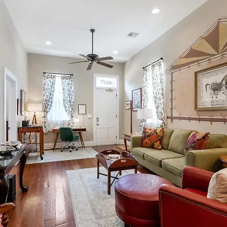 4br Luxury Uptown Retreat W Private Heated Pool *