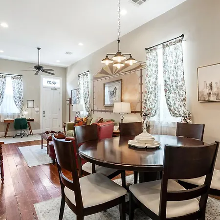 4br Luxury Uptown Retreat W Private Heated Pool Holiday home