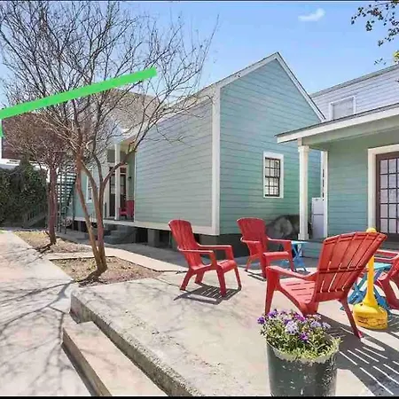 Cute 1bed 1bath 4 Blocks From French Q And Steps To Jazz & Music Venues Apartment New Orleans