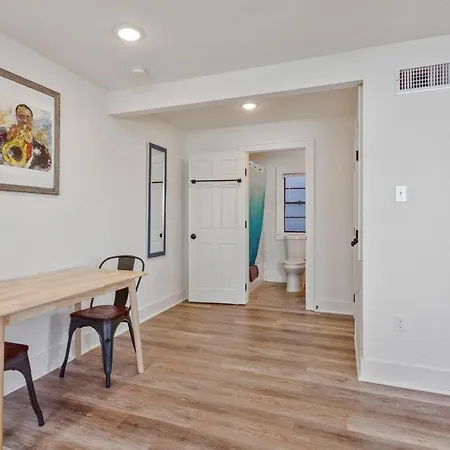 Cute 1bed 1bath 4 Blocks From French Q And Steps To Jazz & Music Venues Apartment