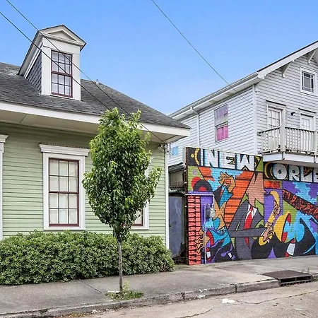 Cute 1bed 1bath 4 Blocks From French Q And Steps To Jazz & Music Venues New Orleans