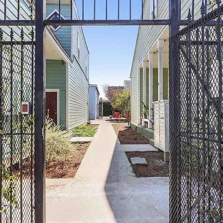 Cute 1bed 1bath 4 Blocks From French Q And Steps To Jazz & Music Venues * New Orleans