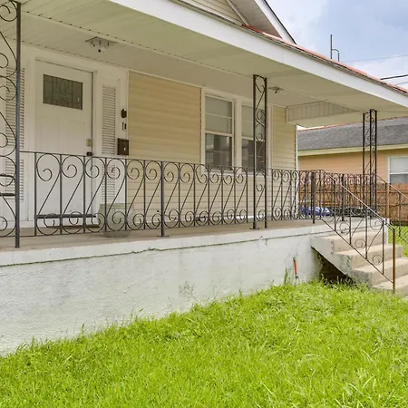Work & Play: Colorful In Heart Of Nola! Holiday home New Orleans
