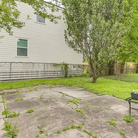 Work & Play: Colorful In Heart Of Nola! Holiday home